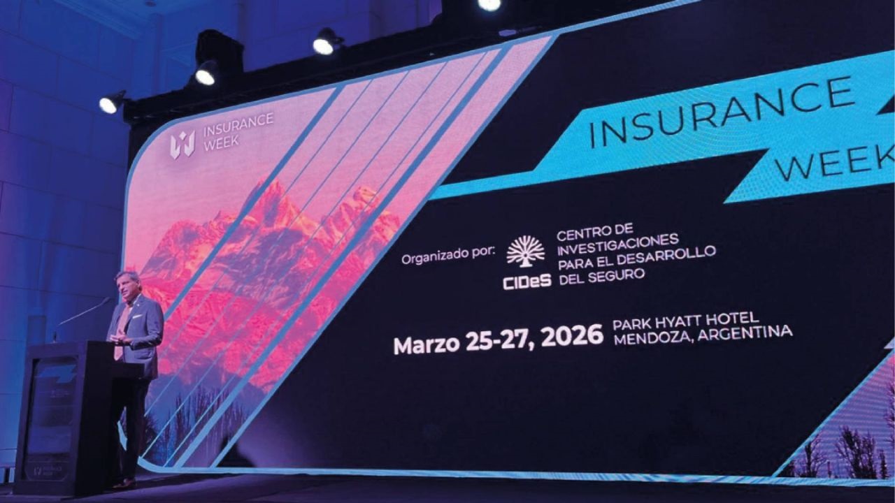 Referentes nacionales e internacionales analizaron los desafíos actuales y perspectivas de la industria aseguradora, en el evento organizado por el CIDeS.