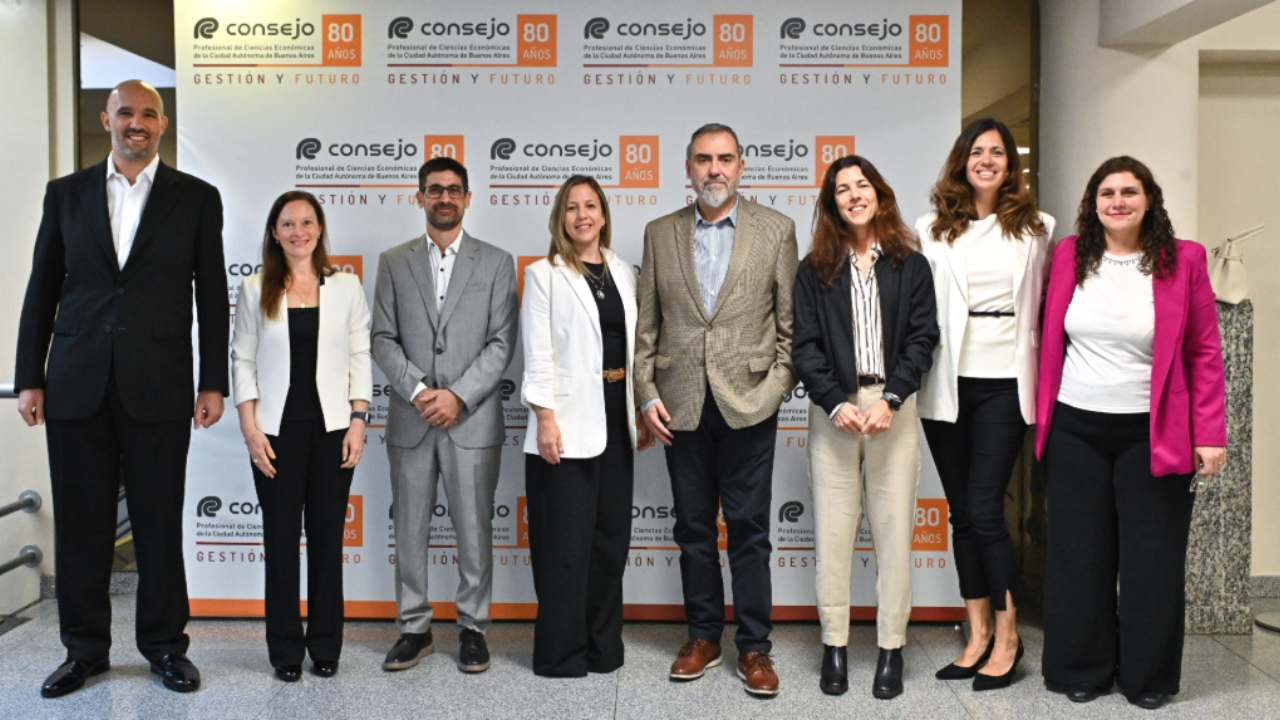 La jornada reunió a auditores y actuarios independientes, responsables de compañías de seguros, representantes del sector y miembros de la SSN.