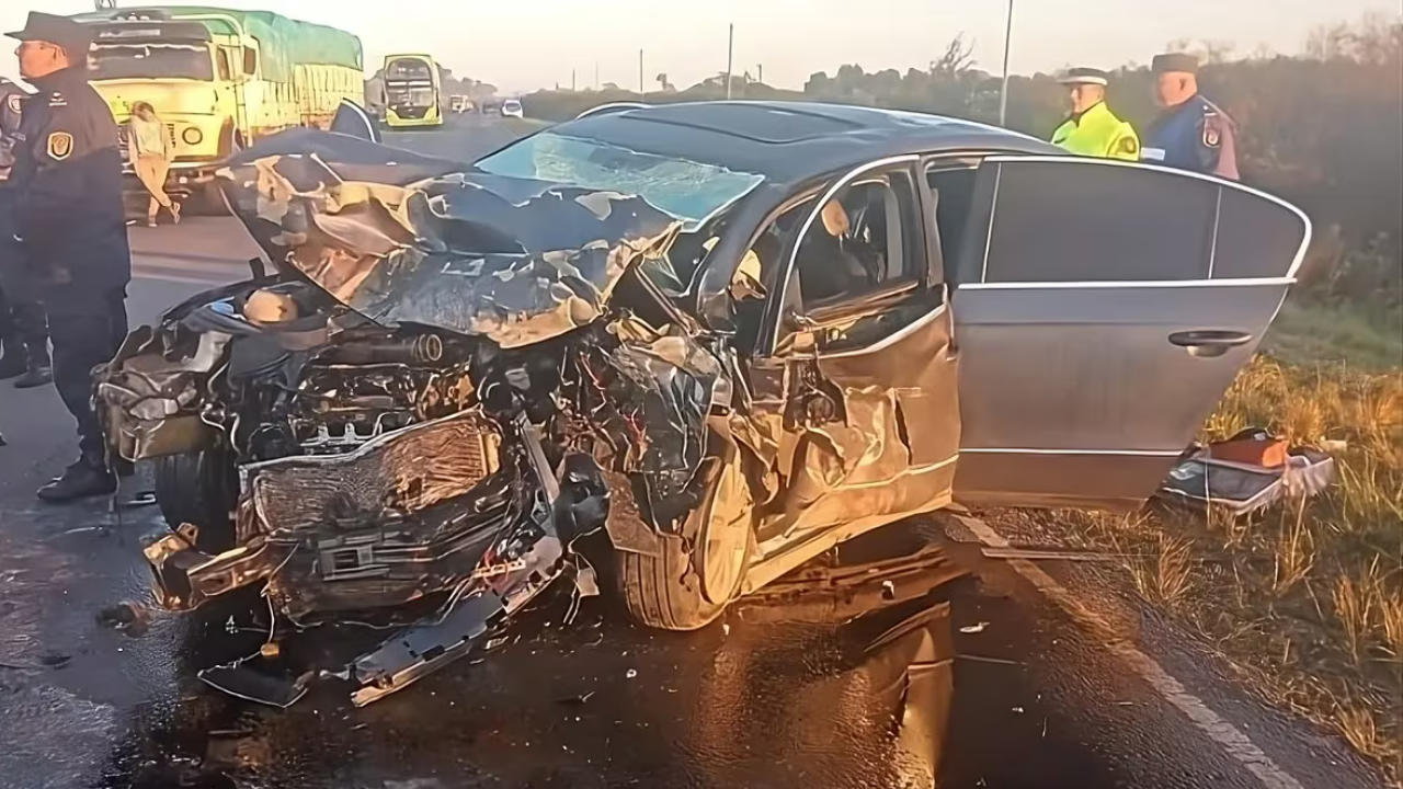 Los vehículos colisionaron de frente, en la ruta 39, cerca de Concepción del Uruguay. Un funcionario provincial que fue parte del choque se encuentra en grave estado.