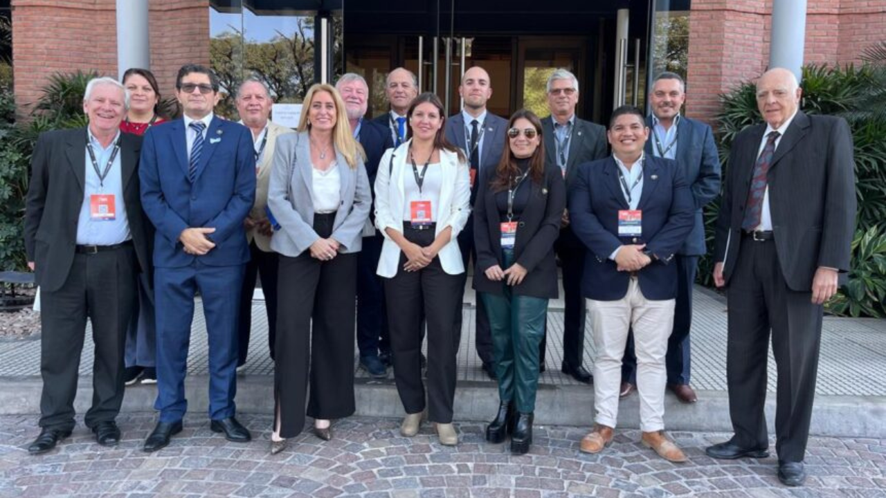 Con representantes de las APAS del Norte argentino, FAPASA mantuvo un encuentro de trabajo, del que también participó el Superintendente de Seguros de la Nación, Guillermo Plate.