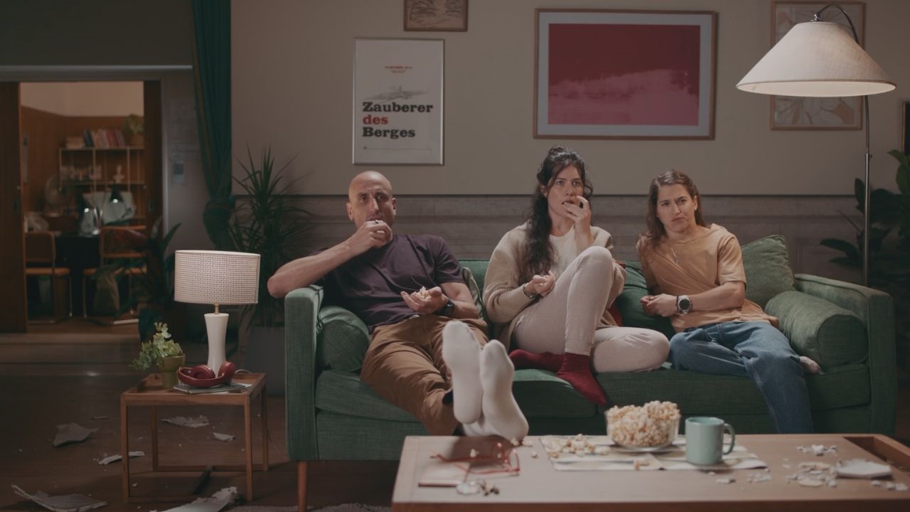 La compañía lanza su nueva publicidad junto a Manu Ginóbili y la Peque Pareto con un objetivo claro: transformar el seguro en un aliado de paz mental y bienestar.