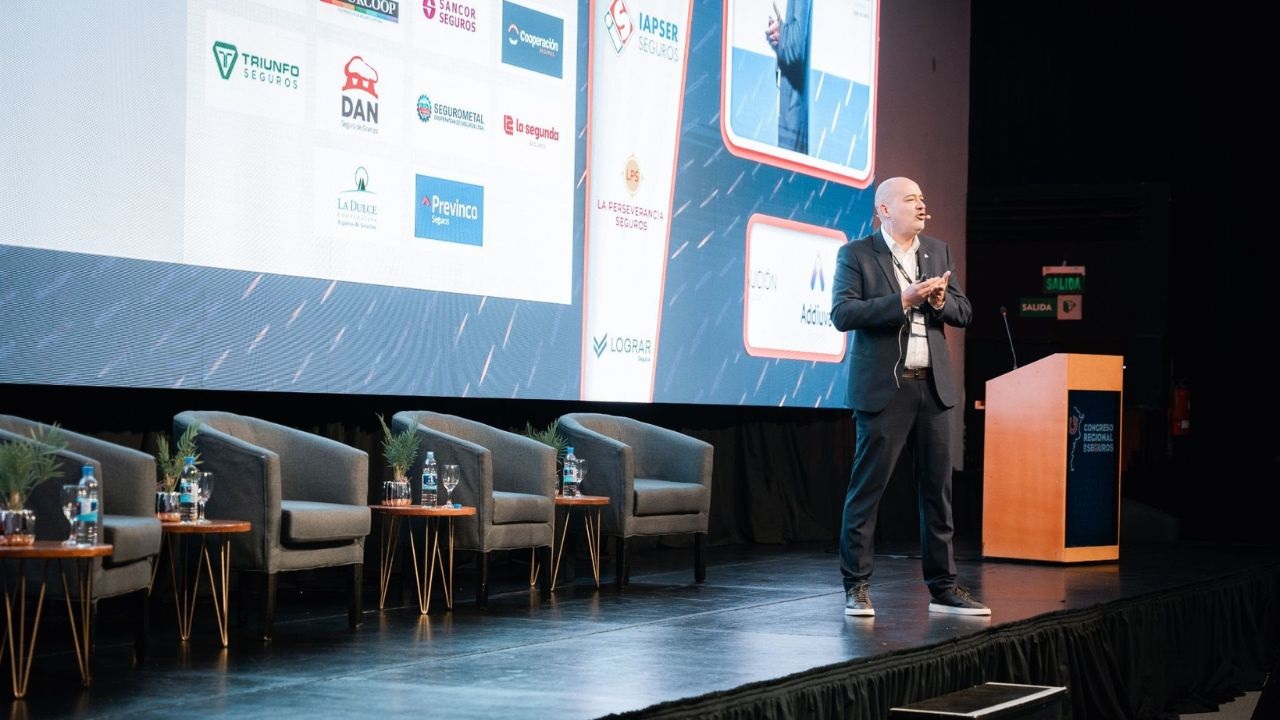 Diego Guaita, presidente de la Asociación y CEO de Grupo San Cristóbal, participó del Congreso Regional de Seguros 2026, realizado en la ciudad de Paraná.
