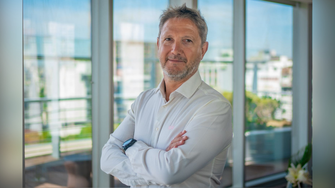 A partir del 1 de enero de 2026, Dabini sucede a Fabio Rossi, quien concluyó su trayectoria de 24 años en la compañía, 12 de ellos como CEO.