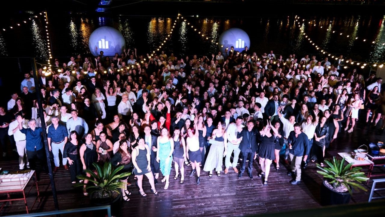 La aseguradora avanzó cuatro posiciones en el ranking y alcanzó el puesto 13°, mejorando su desempeño respecto de 2025.