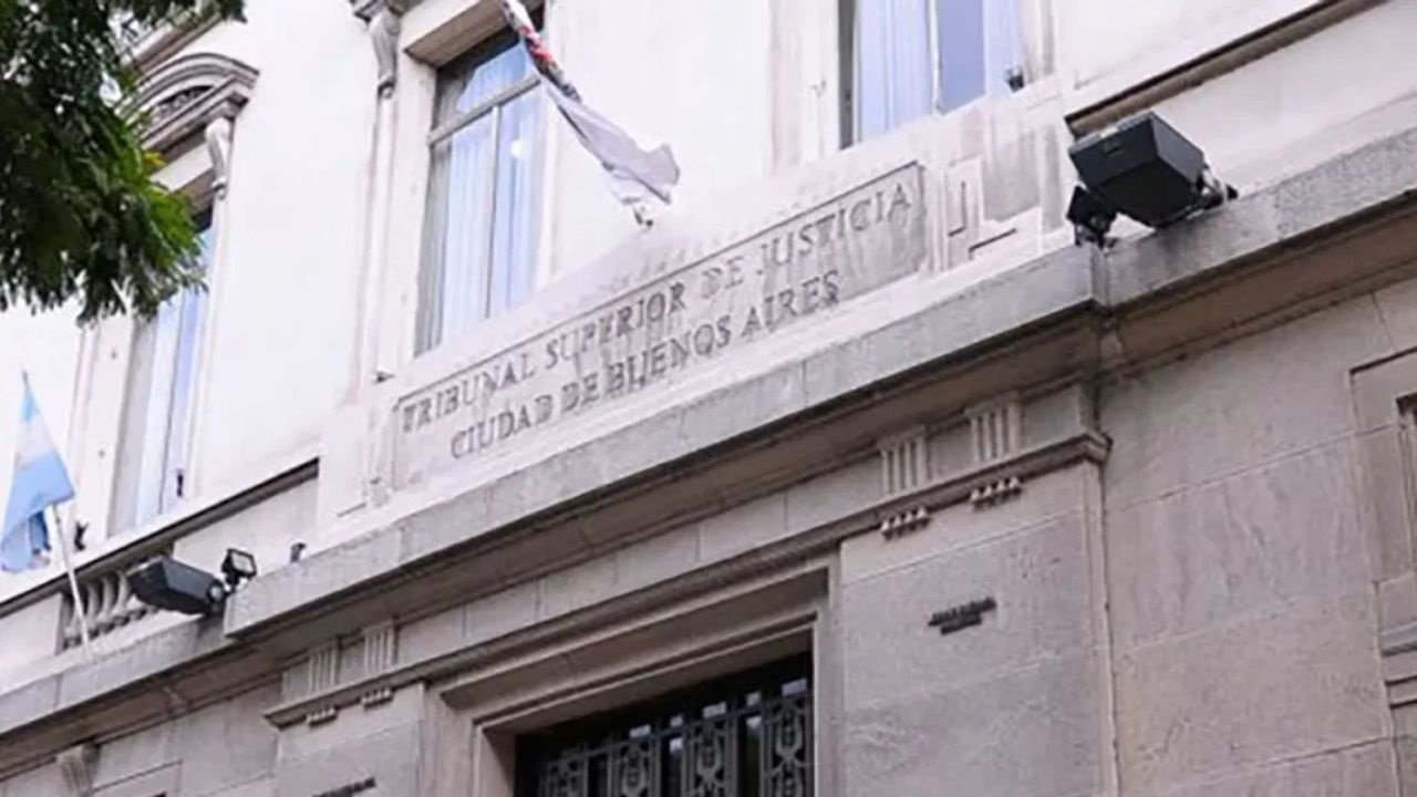 El Tribunal Superior de Justicia (TSJ) de la Ciudad Autónoma de Buenos Aires revocó parcialmente un fallo de la Cámara Nacional de Apelaciones en lo Civil y fijó un criterio clave sobre el modo de calcular intereses en los juicios de daños y perjuicios.