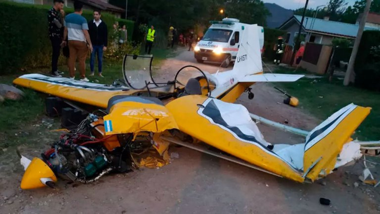 El accidente se produjo en Villa General Belgrano, Córdoba, el sábado por la tarde. El piloto también se encuentra internado.