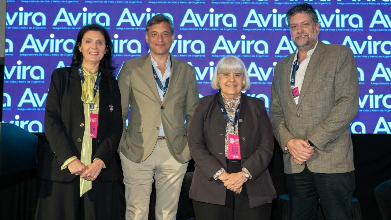 “El seguro de personas protege a las familias y ayuda a construir a nuestro país con los fondos de largo plazo que administra”, definió Irene Capusselli, presidenta de AVIRA.