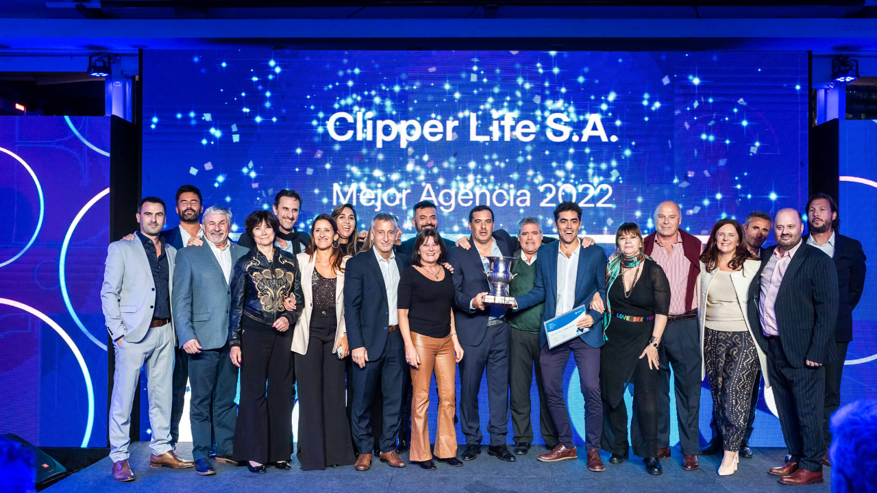 Los galardonados fueron Clipper Life como la Mejor Agencia de Seguros de Vida y Grupo Absa como el Mejor Socio Blue de Seguros Patrimoniales...