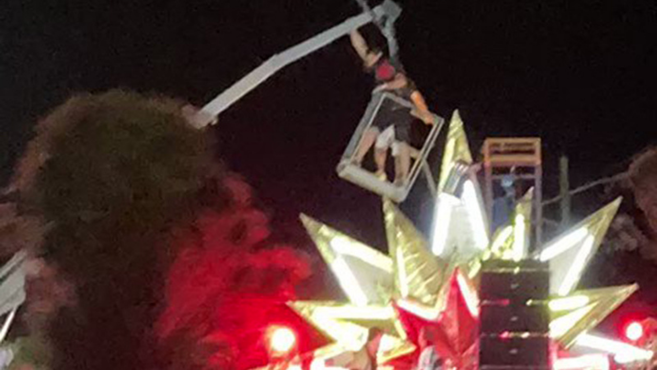 El accidente ocurrió cuando los operarios realizaban los preparativos para recibir el cierre de la comparsa de Central Enterriano en el Carnaval de Gualeguaychú...