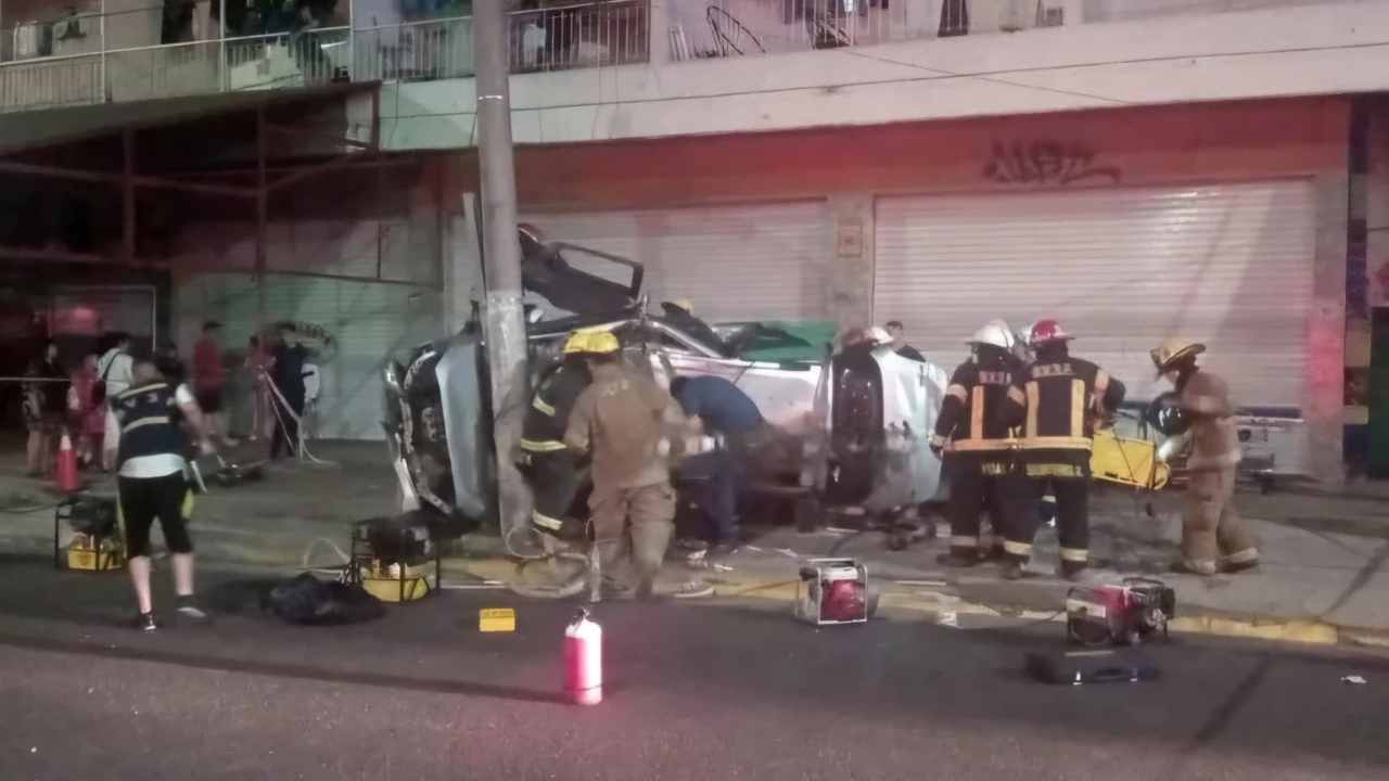 La víctima conducía una  Chevrolet Spin sobre la avenida Márquez, en Tres de Febrero. Otras tres chicas y un joven que viajaban a bordo del rodado sufrieron heridas de gravedad.