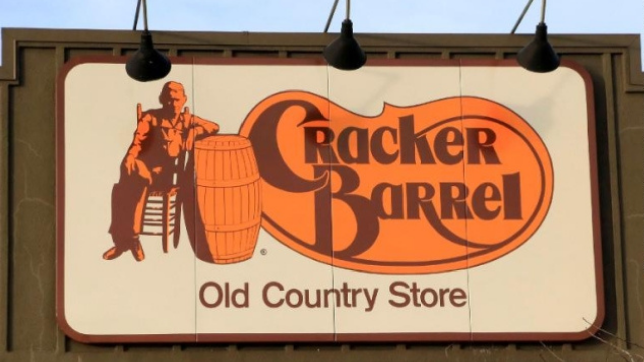Un jurado en el condado de Marion, Tennessee, ordenó a la cadena de restaurantes Cracker Barrel pagarle a un hombre US$ 9,4 millones...