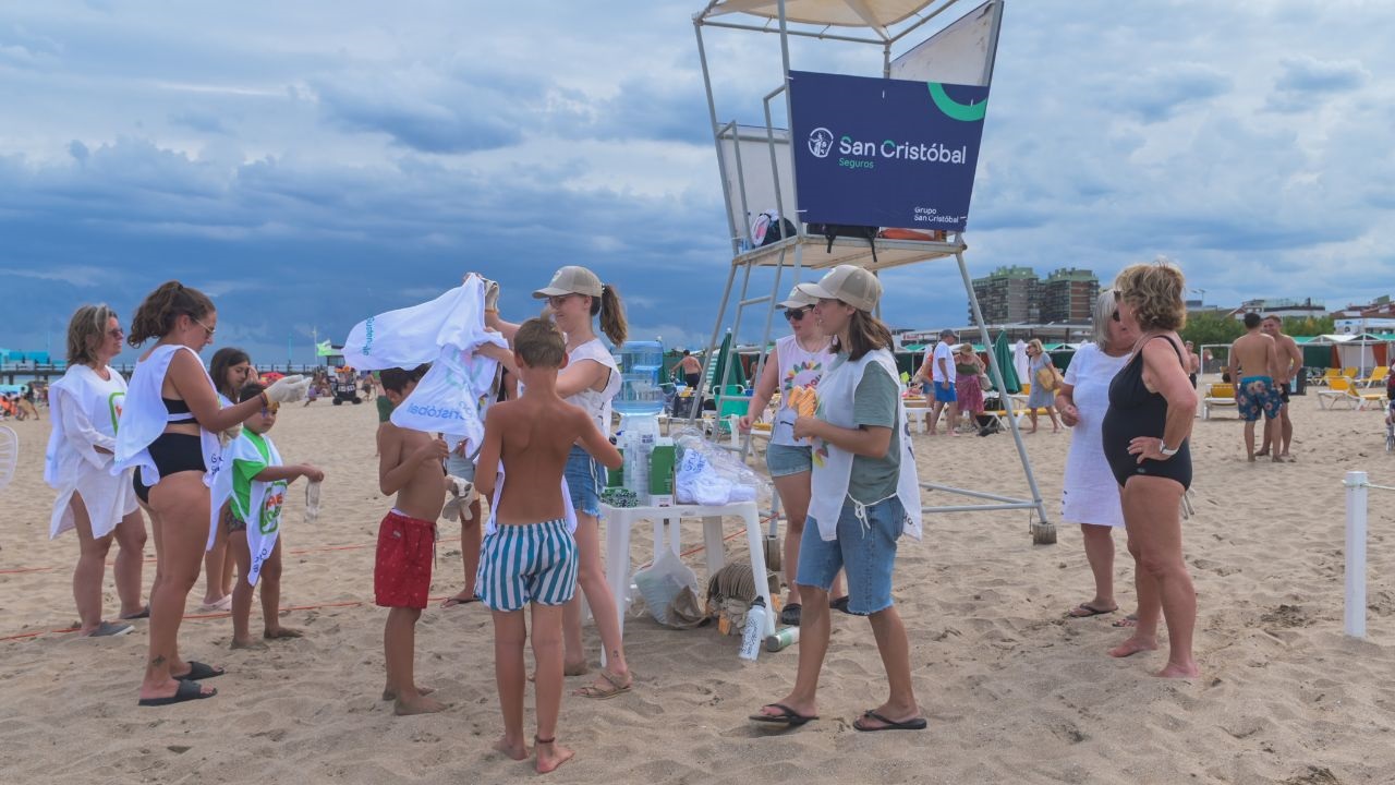 La iniciativa combinó educación, participación ciudadana y gestión responsable de residuos, con actividades abiertas para toda la familia durante la temporada de verano.
