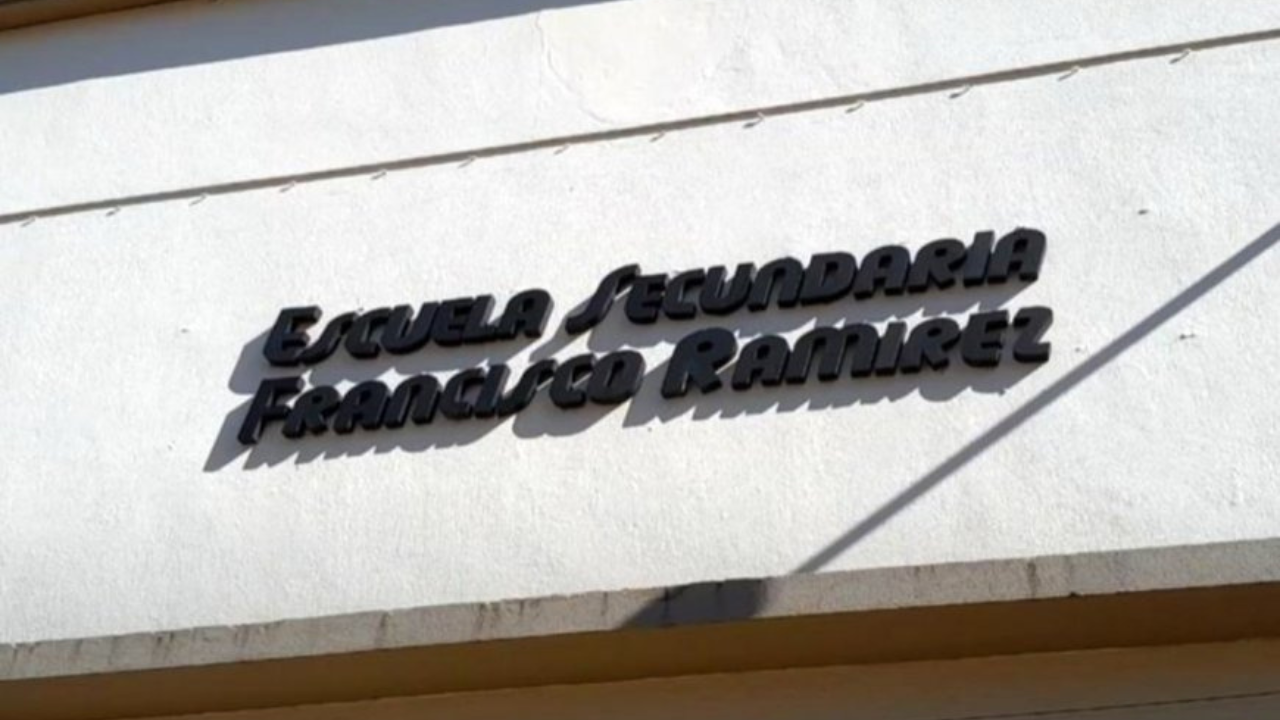 Un estudiante de 16 años fue agredido físicamente por sus compañeros, también menores de edad, en el interior de la Escuela Secundaria Nº 2 “Francisco Ramírez” de San Salvador.