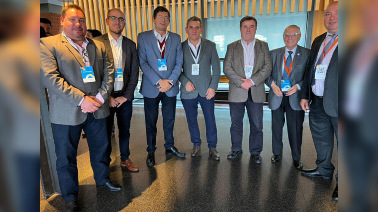 Integrantes de la Mesa Ejecutiva de FAPASA junto a representantes de diversas APAS de Argentina, participaron activamente de la II Cumbre Iberoamericana de la Alianza del Seguro...