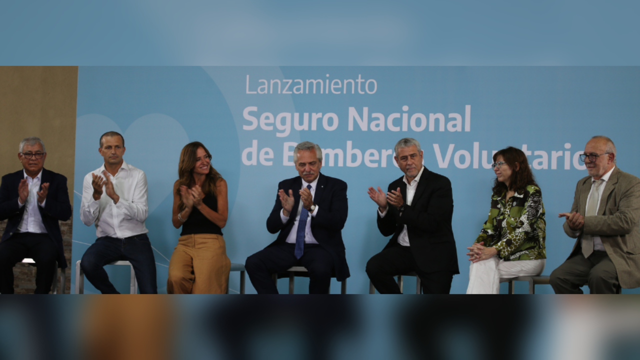 En el día de hoy, en la localidad bonaerense de Avellaneda, se lanzó oficialmente el Seguro Nacional de Bomberos Voluntarios que contempla una cobertura integral de salud...