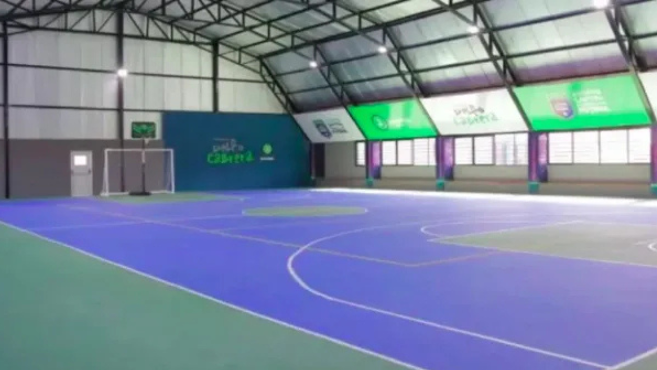 Es un alumno del Colegio Nazareth de Quilmes que participó el martes de esta semana en una actividad con sus compañeros. Se trepó a la estructura y se golpeó.