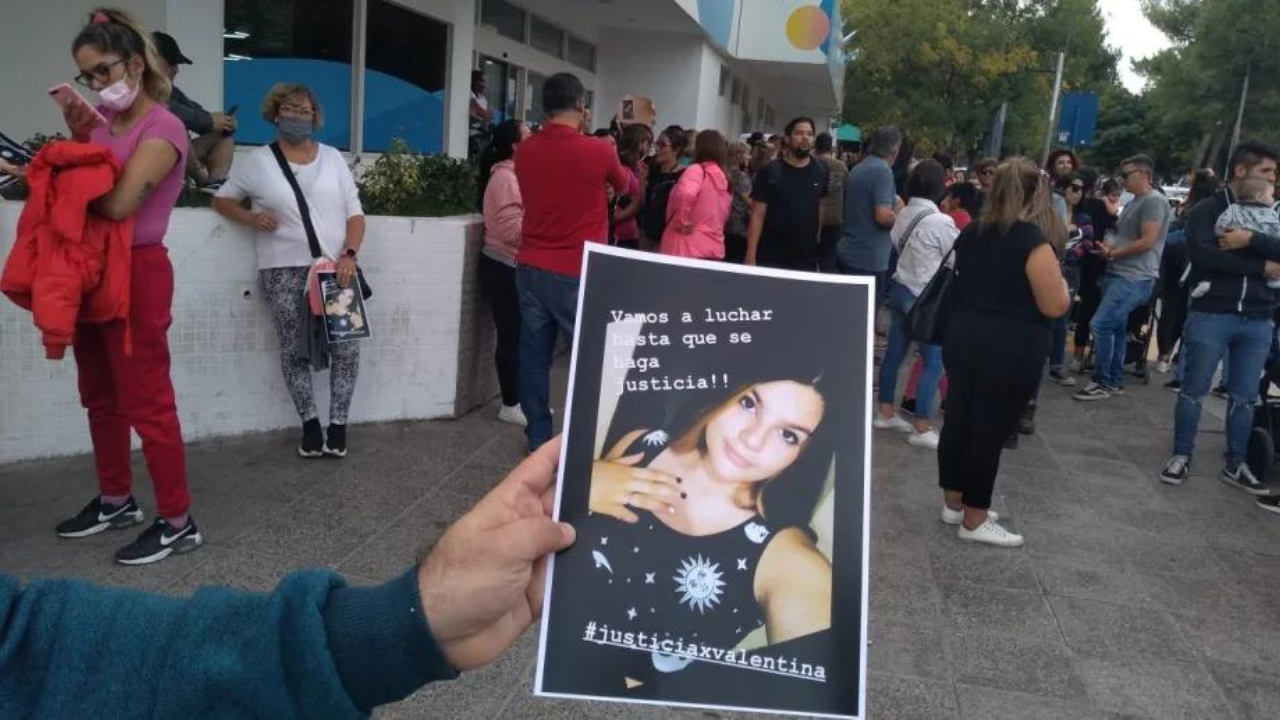 La niña de 11 años falleció en el policlínico de Neuquén. La formulación de cargos será por homicidio culposo...