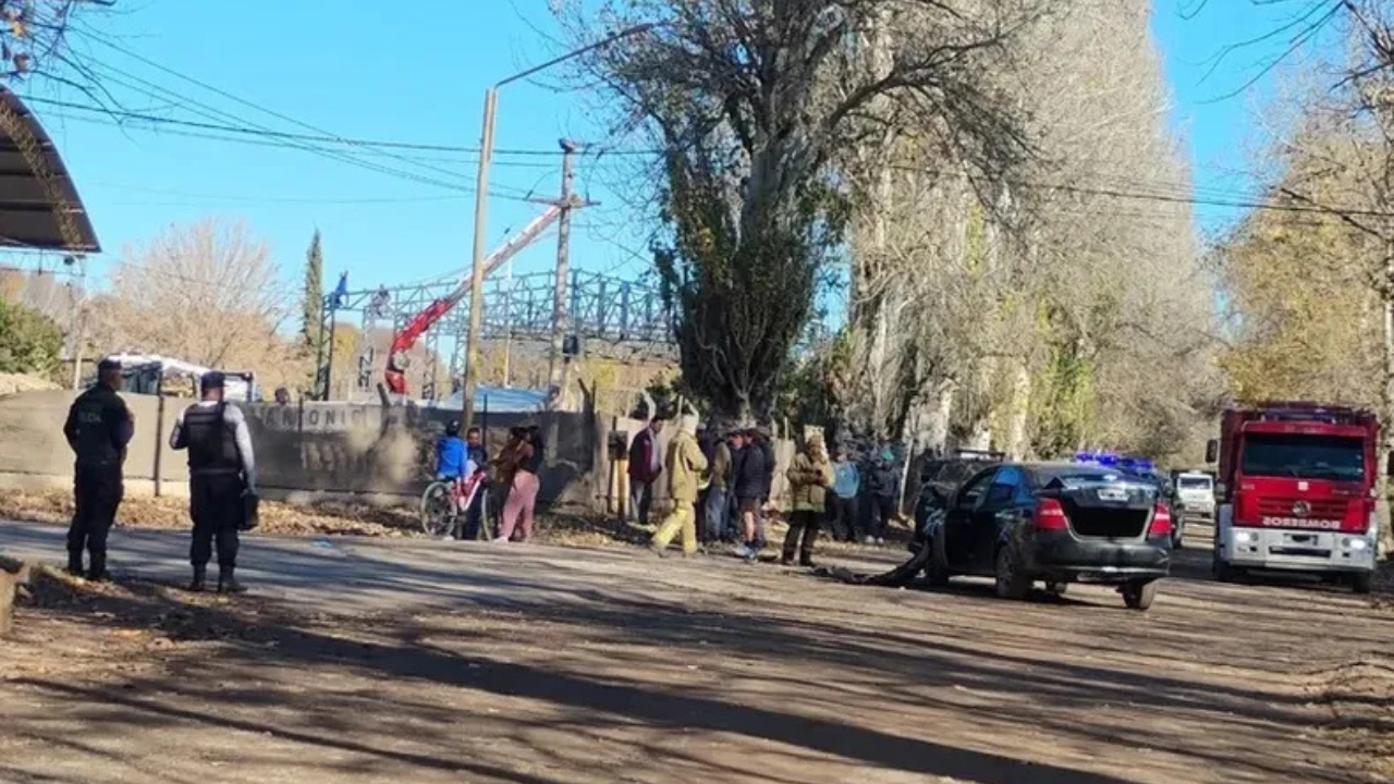 Sucedió en Colonia Las Rosas, cuando la víctima fatal manejaba una Toyota Hilux y fue embestido por un Chevrolet Aveo conducido por otro joven de 18 años.