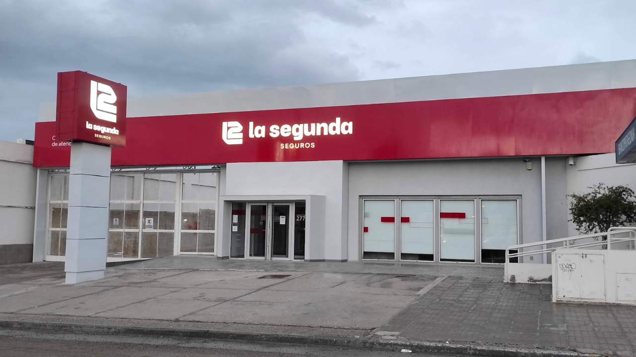 El rebranding de la marca continúa implementándose en distintos puntos del país. El Centro de Atención al Cliente se encuentra ubicado en Av. Hipólito Yrigoyen 2778.