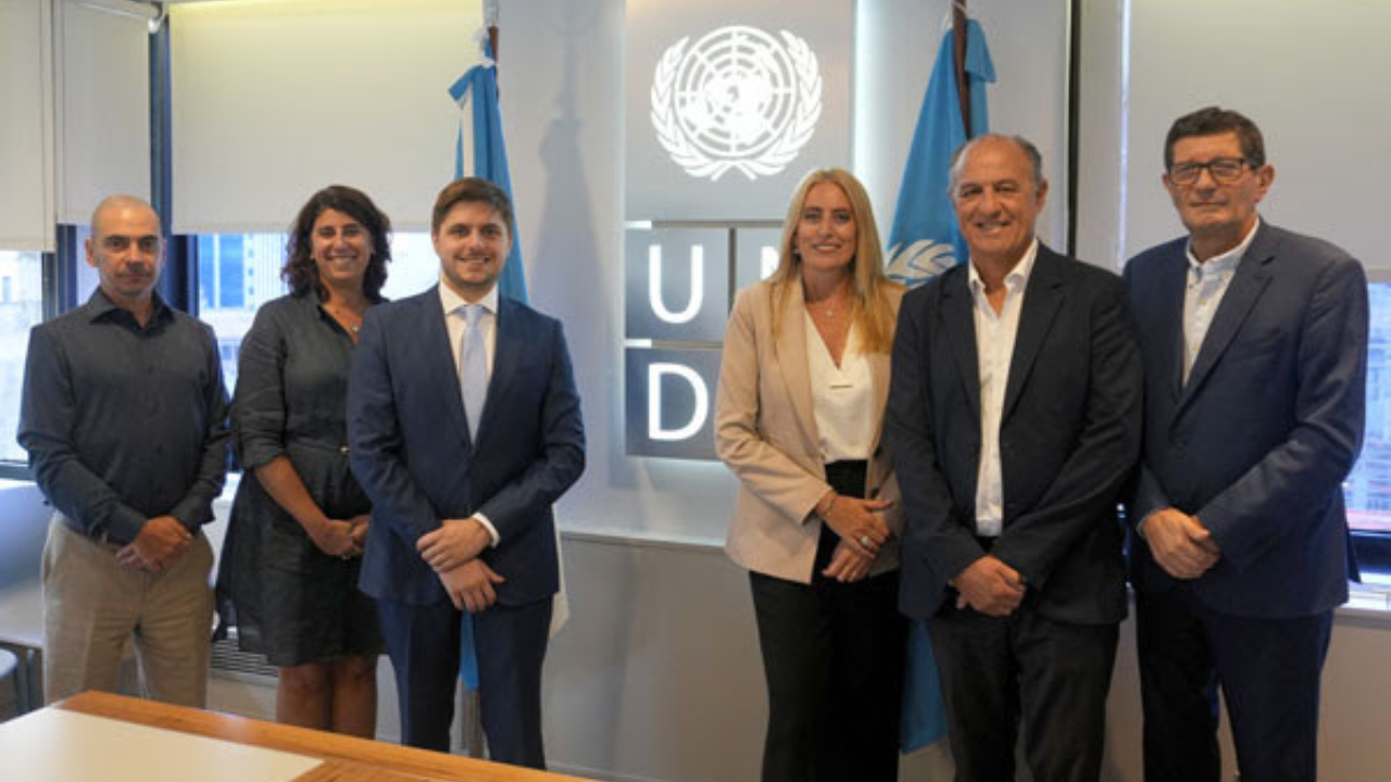 La Federación promovió un espacio de trabajo con el Programa de las Naciones Unidas para el Desarrollo para avanzar en educación financiera, capacitación técnica e innovación.