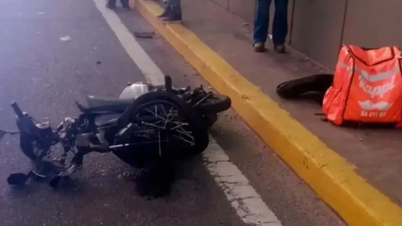 El siniestro ocurrió en el túnel de avenida Del Libertador, en Buenos Aires. El conductor se metió en contramano y embistió a un joven que trabajaba para una empresa de delivery. La Justicia actuó en menos de 24 horas.