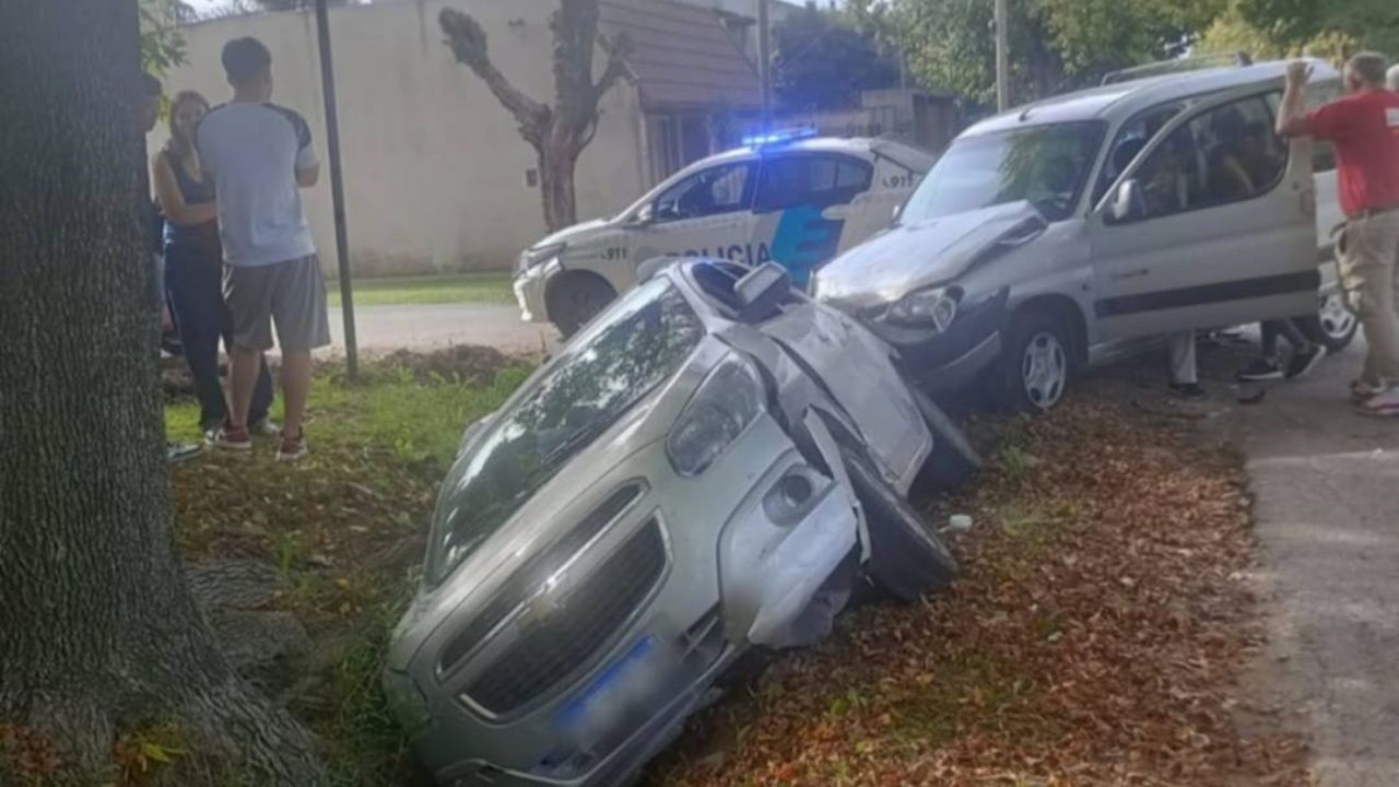 Este martes por la tarde, un fuerte choque en una esquina de Gonnet encendió las alarmas.