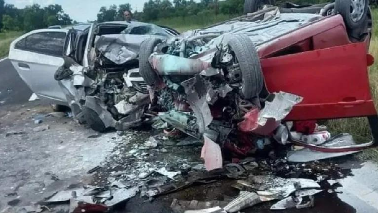 Seis personas murieron este domingo en Formosa luego de que un Fiat Palio impactara contra un Chevrolet Prisma sobre la Ruta Nacional 11...