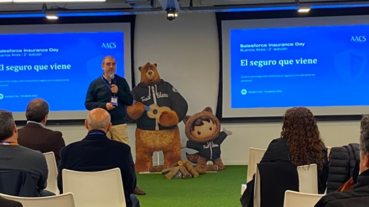 En el marco de la segunda edición del Salesforce Insurance Day Buenos Aires, Gustavo Trías, presidente de AACS, presentó su disertación.