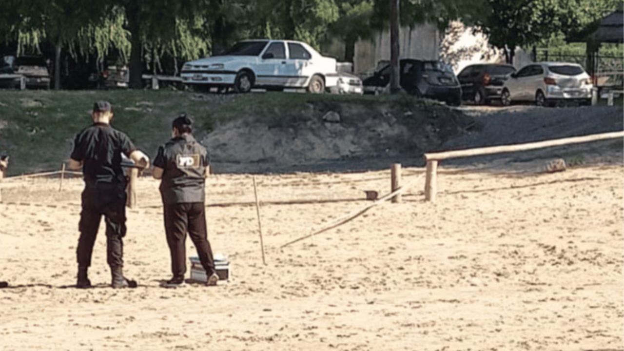 El menor sufrió un grave traumatismo craneal. Fue atendido en el lugar y luego trasladado al hospital local donde falleció.