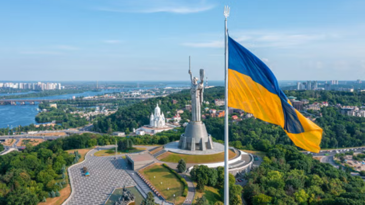 Kiev quiere reabrir el aeropuerto internacional de Boryspil en las afueras de la capital lo antes posible una vez que las condiciones lo permitan, lo que considera una victoria para la economía de Ucrania.
