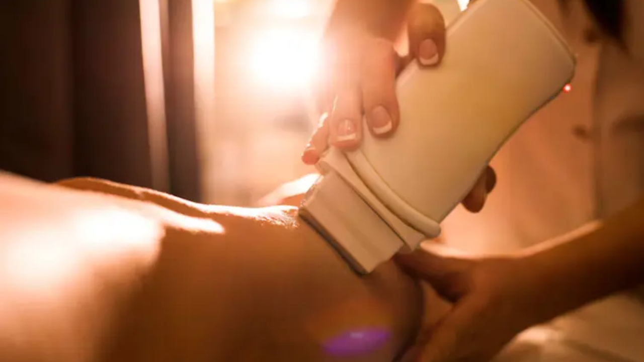 La Cámara Civil y Comercial de San Isidro ratificó una sentencia que obliga a una clínica estética a indemnizar a una mujer de 41 años por lesiones sufridas durante un tratamiento con láser. El tribunal confirmó el monto de ocho millones de pesos y rechazó los planteos de la paciente.